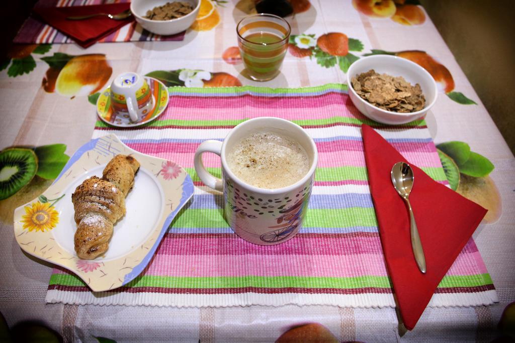 B&B Margherita โกเซนซา ภายนอก รูปภาพ